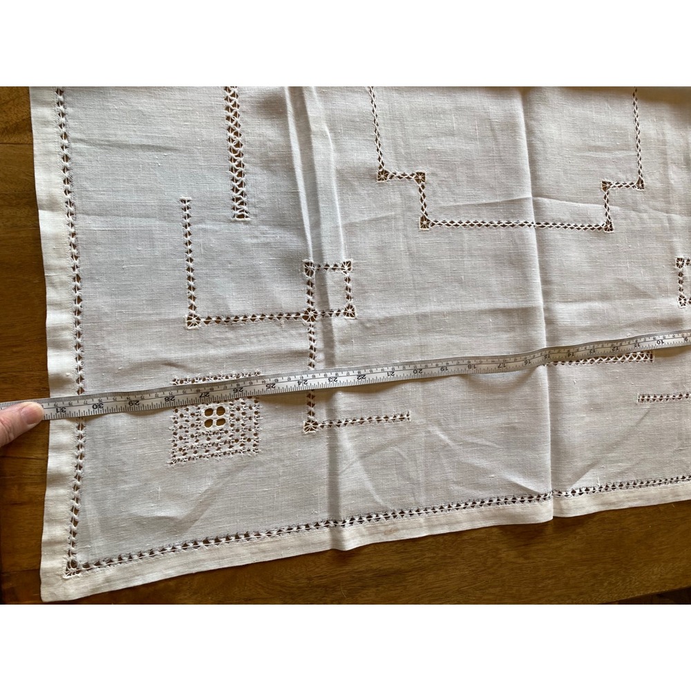 Vtg Square Tablecloth 31x32 White Lace Detail Insets Tea Party Cottagecore - Picture 5 of 7